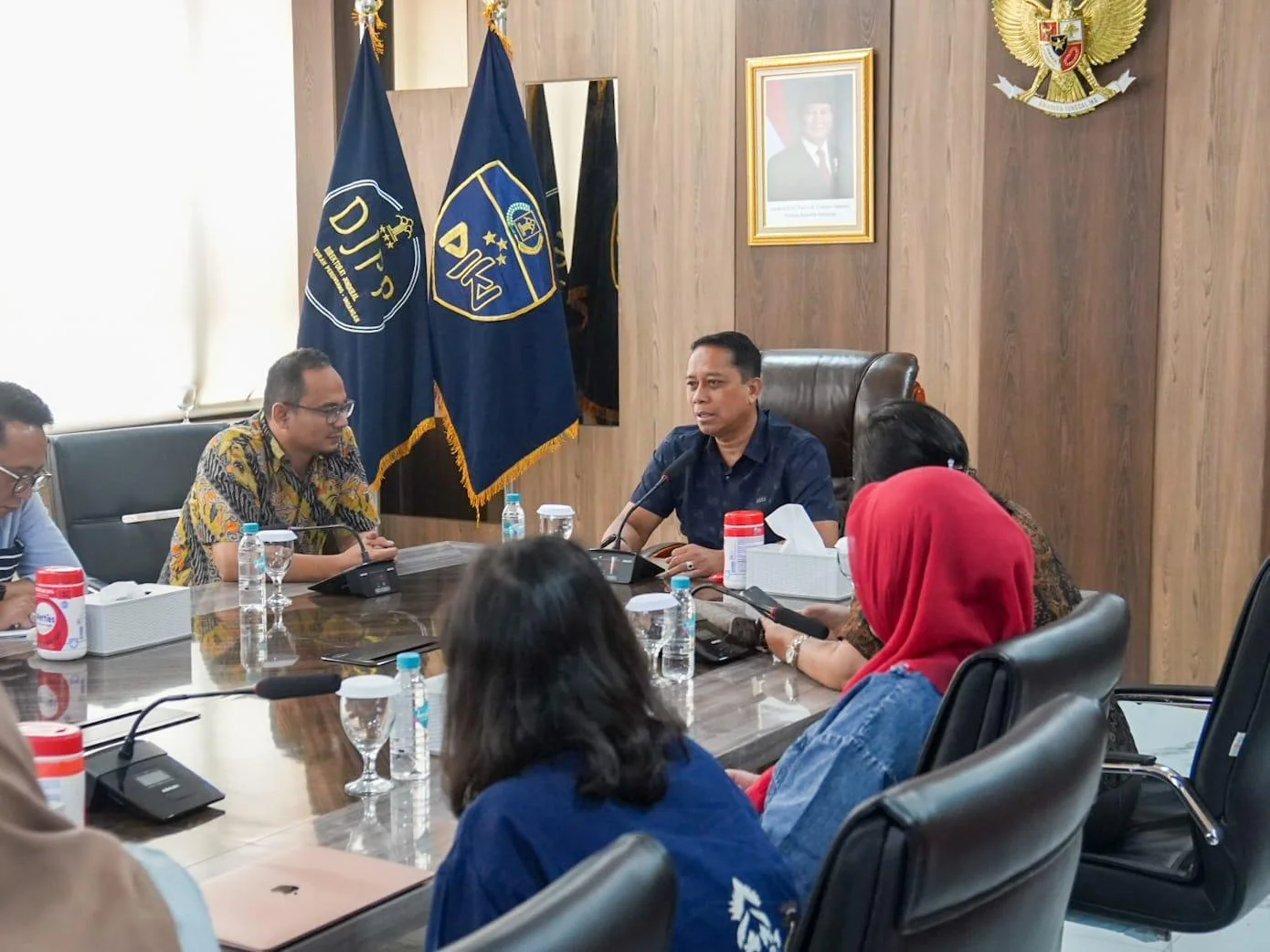 Kepala Kantor Wilayah, Asep Sutandar, dengan dihadiri oleh jajaran Pimpinan Tinggi Pratama, Pejabat Administrator, serta Koordinator dan Ketua Tim dari Bagian Umum, P3H, hingga Pelayanan Hukum.Dok-Humas Kemenkum Jabar