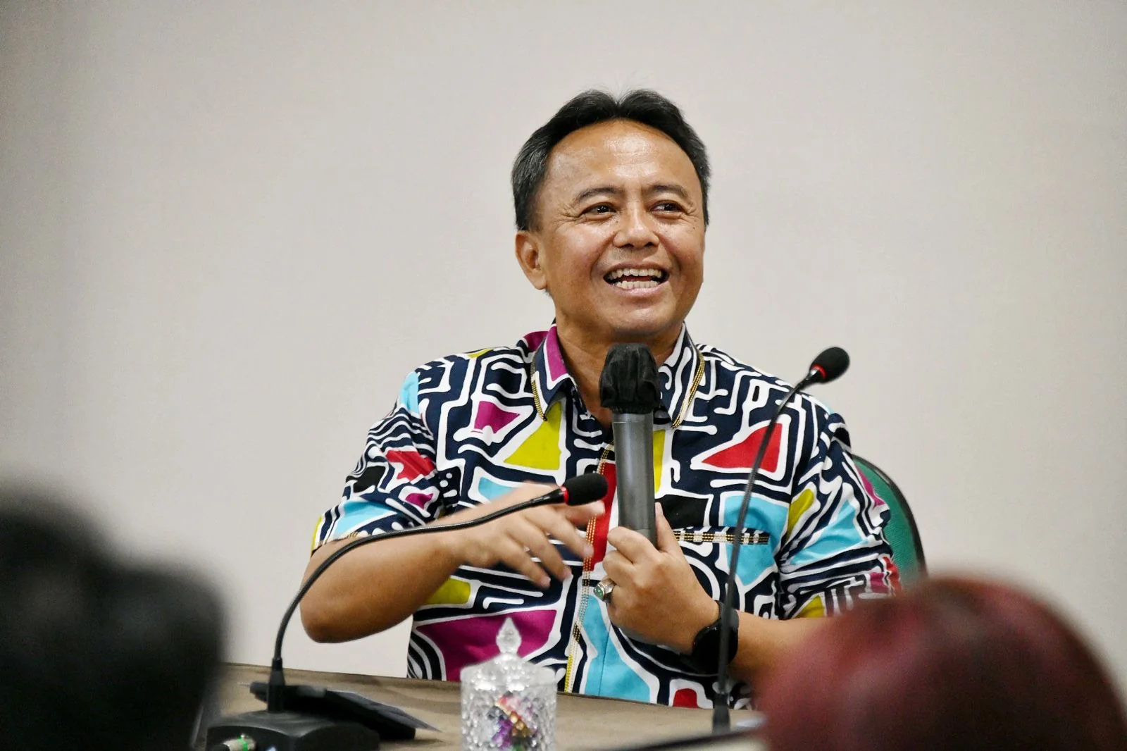Sekretaris Daerah Provinsi Jawa Barat Herman Suryatman menghadiri SYMPHONIA BPSDM Jawa Barat 2024 dengan tema "Harmoni dalam Kolaborasi, Harmoni dalam Inovasi" di kantor BPSDM Jabar, Kota Cimahi, Kamis (19/12/2024).