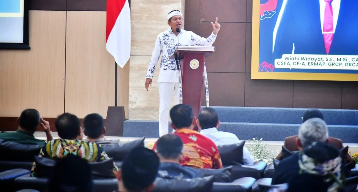 Gubernur dan Sekda Jabar menghadiri acara Serah Terima Jabatan Kepala BPK Perwakilan Provinsi Jawa Barat di Auditorium BPK Perwakilan Provinsi Jabar, Kota Bandung, Kamis, 13 Maret 2025.