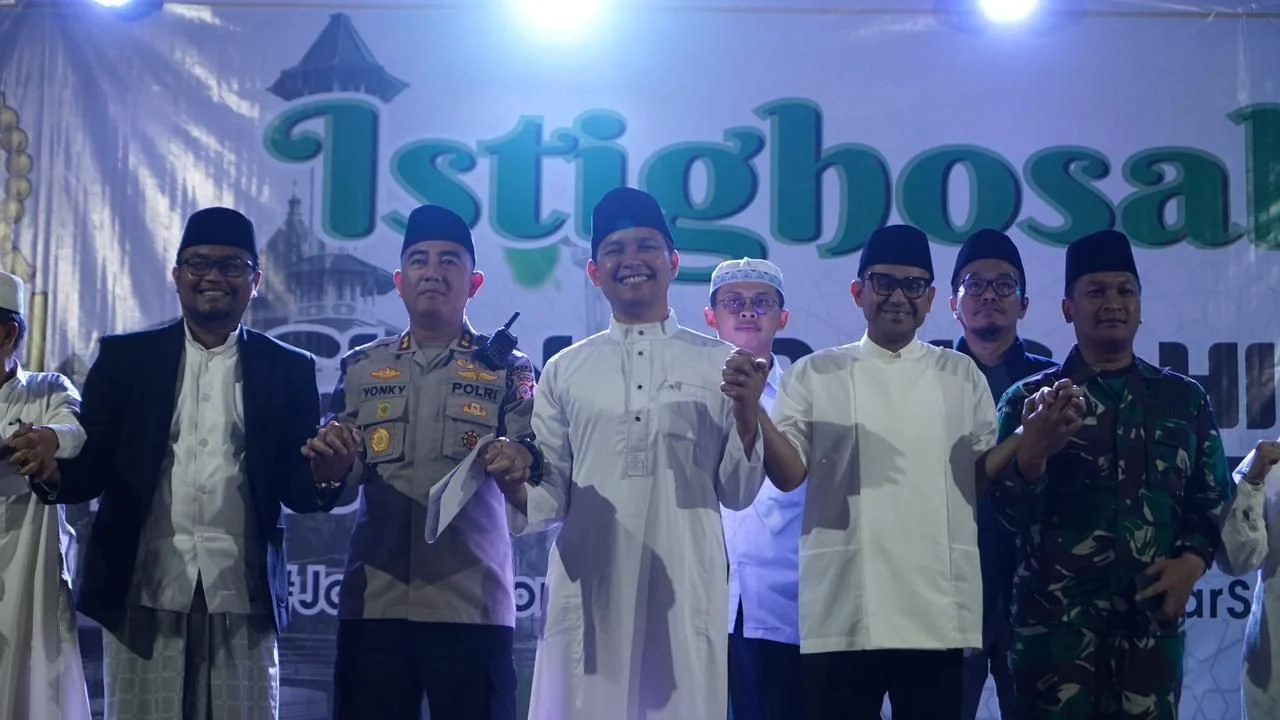 Bupati Cianjur dr. Wahyu Ferdian bersama Wakil Bupati Cianjur Ramzi, menghadiri acara Istighosah Cianjur.Ist