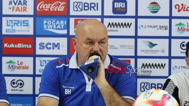 Pelatih Persib Bandung Bojan Hodak