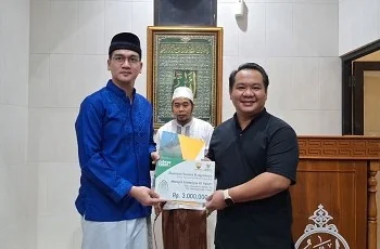 Wakil Bupati M Fajar Aldila memimpin gerakan Subuh Berjamaah di Masjid Amariya Al-Falah Kecamatan Tomo.Dok-Diskomimfosanditik Sumedang