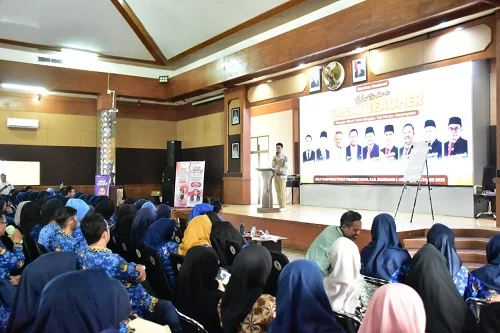 Wakil Bupati Sumedang M. Fajar Aldila menegaskan, guru hebat bukan sekadar pengajar di kelas, melainkan sosok yang mampu menyentuh hati dan menginspirasi murid.Ist