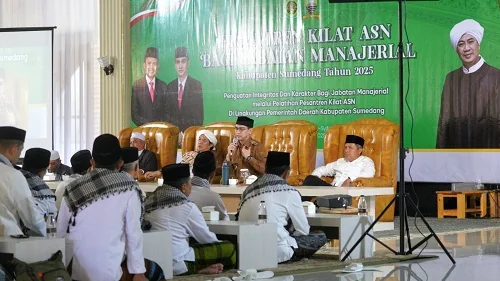 Sebanyak 65 pejabat manajerial Eselon 3A dan Eselon 3B Pemerintah Daerah Kabupaten Sumedang Mengikuti Pesantren Kilat ASN Tahun 2025.Ist