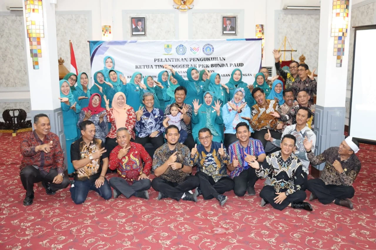 Wali Kota Cirebon, Effendi Edo hadir sekaligus memberikan arahan pada acara pelantikan dan pengukuhan Ketua Tim Penggerak PKK.Ist