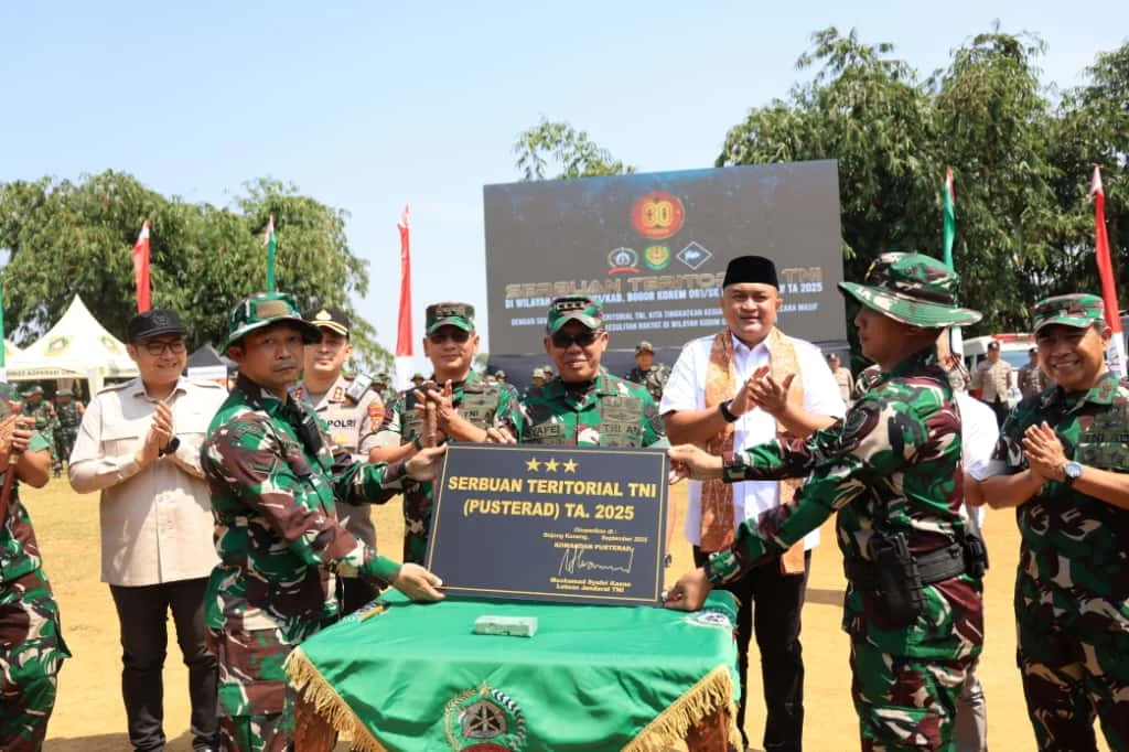 Bupati Bogor, Rudy Susmanto, menghadiri kegiatan penutupan Serbuan Teritorial TNI Tahun 2025.Ist