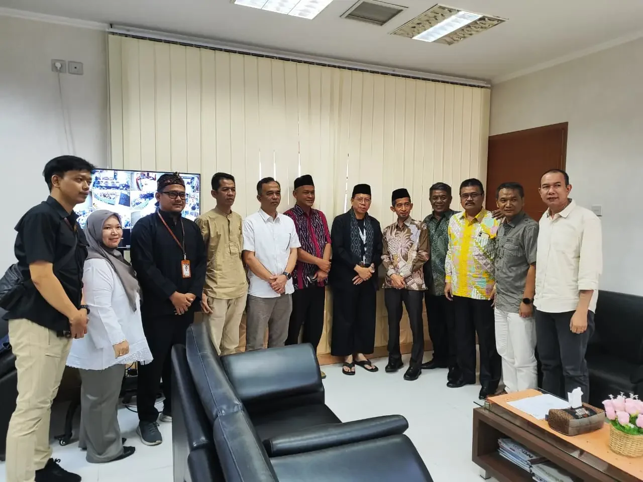 Rombongan Komisi I Dewan Perwakilan Rakyat Daerah (DPRD) Kabupaten Bogor melakukan kunjungan kerja (kunker) ke Dinas Komunikasi dan Informatika (Diskominfo) Kota Depok, Kamis (26/02/26). (Foto: Diskominfo)