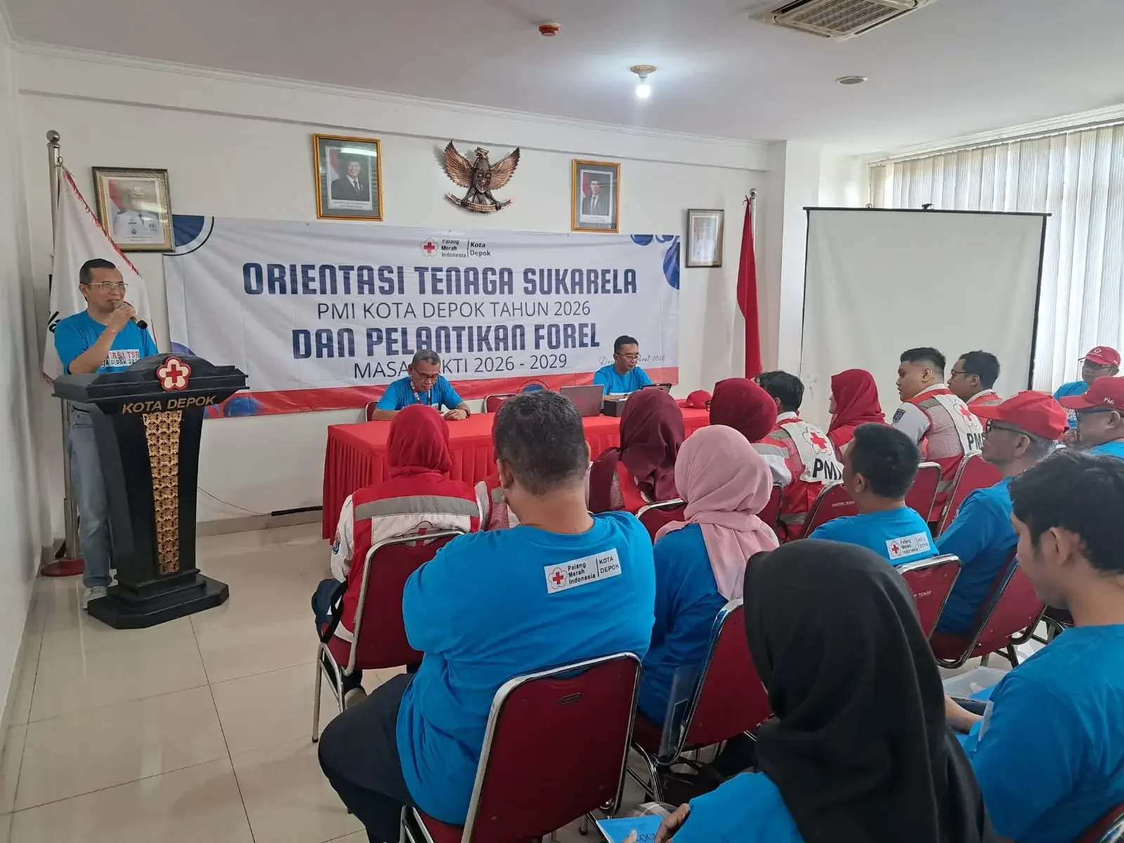 Ketua Palang Merah Indonesia (PMI) Kota Depok, Dudi Mi’raz memberikan sambutan dalam kegiatan Orientasi TSR di Markas PMI Kota Depok, Jalan Boulevard Raya, kawasan Grand Depok City (GDC), Sabtu (07/03/26). (Foto:Diskominfo)