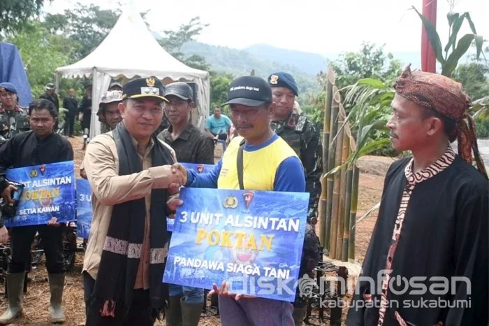 Memperingati Hari Ulang Tahun ke-80 Korps Brimob, Pemerintah Kabupaten Sukabumi bersama Brimob Polri menyalurkan bantuan alat dan mesin pertanian.Ist