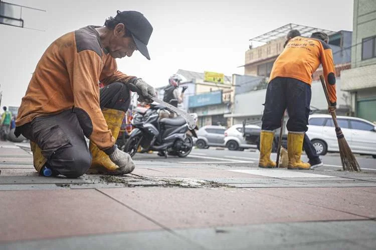 Dedi Mulyadi Pelototi Infrastruktur dan Kebersihan di Kota Bandung, Minta Anggaran Perbaikan Jalan Naik 3 Kali Lipat