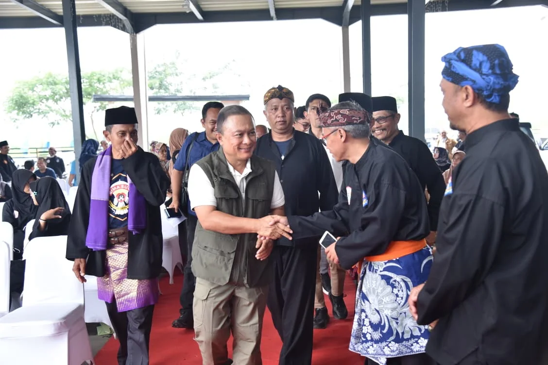 Bupati Kuningan, Dian Rachmat Yanuar, didampingi Wakil Bupati Tuti Andriani hadir di Perguruan Silat Bima Suci hari jadinya yang ke-53.Dok-IKP/Diskominfo/Prokompim