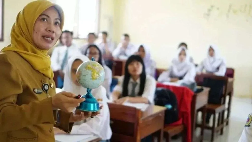 Dibandingkan Negara Tetangga, Gaji Guru Indonesia Paling Rendah