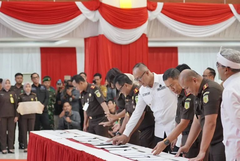 Pemkot Sukabumi Menjalin Kerja Sama dengan Kejari dalam Pelaksanaan Pidana Kerja Sosial.Ist