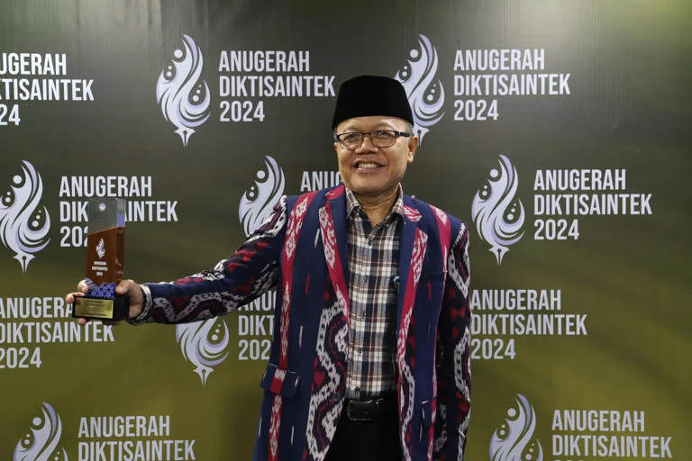 Unisba kembali mencatatkan prestasi gemilang melalui Komhumas yang berhasil meraih penghargaan dalam Anugerah Humas 2024 Kategori PTS Subkategori Media Sosial.