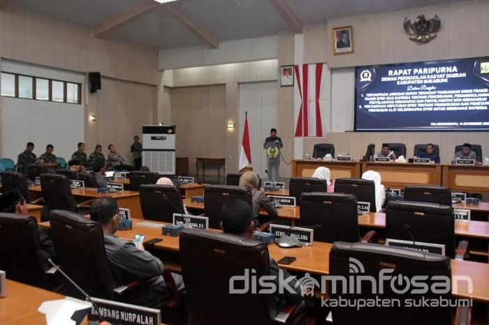 DPRD Kabupaten Sukabumi menggelar rapat paripurna dengan agenda penyampaian jawaban bupati terhadap pandangan umum fraksi-fraksi atas Rancangan Peraturan Daerah