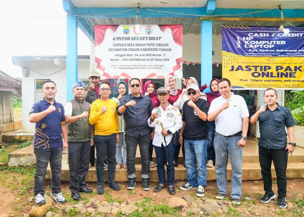 Kepala Kantor Wilayah Kemenkum Jawa Barat, Asep Sutandar, secara langsung memimpin tim untuk melaksanakan kegiatan inventarisasi data Kekayaan Intelektual (KI) di wilayah Desa Cibuluh, Kecamatan Cidaun, Kabupaten Cianjur.Dok-Humas Kemenkum Jabar