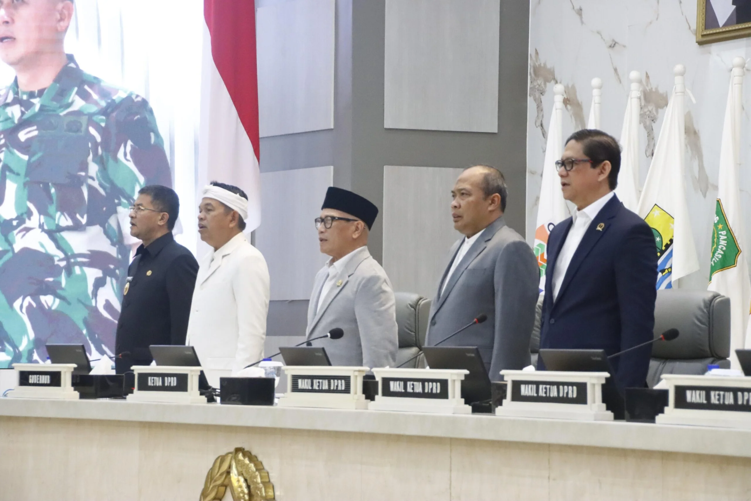 DPRD Jawa Barat bersama Gubernur Jabar Dedi Mulyadi menyepakati Rancangan Kebijakan Umum Anggaran (KUA) dan Rancangan Prioritas dan Plafon Anggaran Sementara (PPAS) APBD Provinsi Jawa Barat Tahun Anggaran 2027 dalam rapat paripurna hari ini (Rabu, 5/8/202