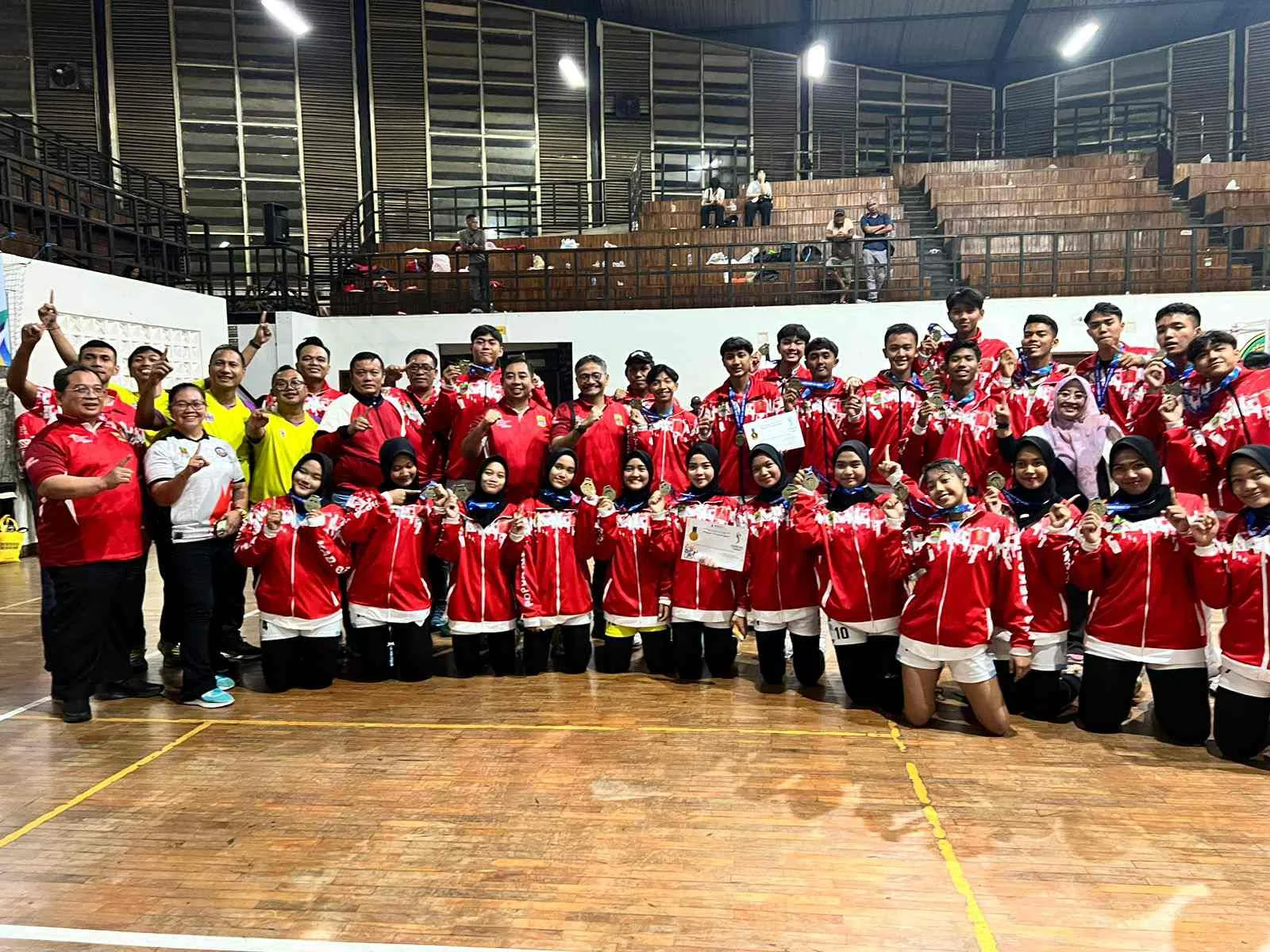 Tim Voli Putra dan Putri Kabupaten Bekasi Kawinkan Medali Emas di Popda Jabar 2025.Ist