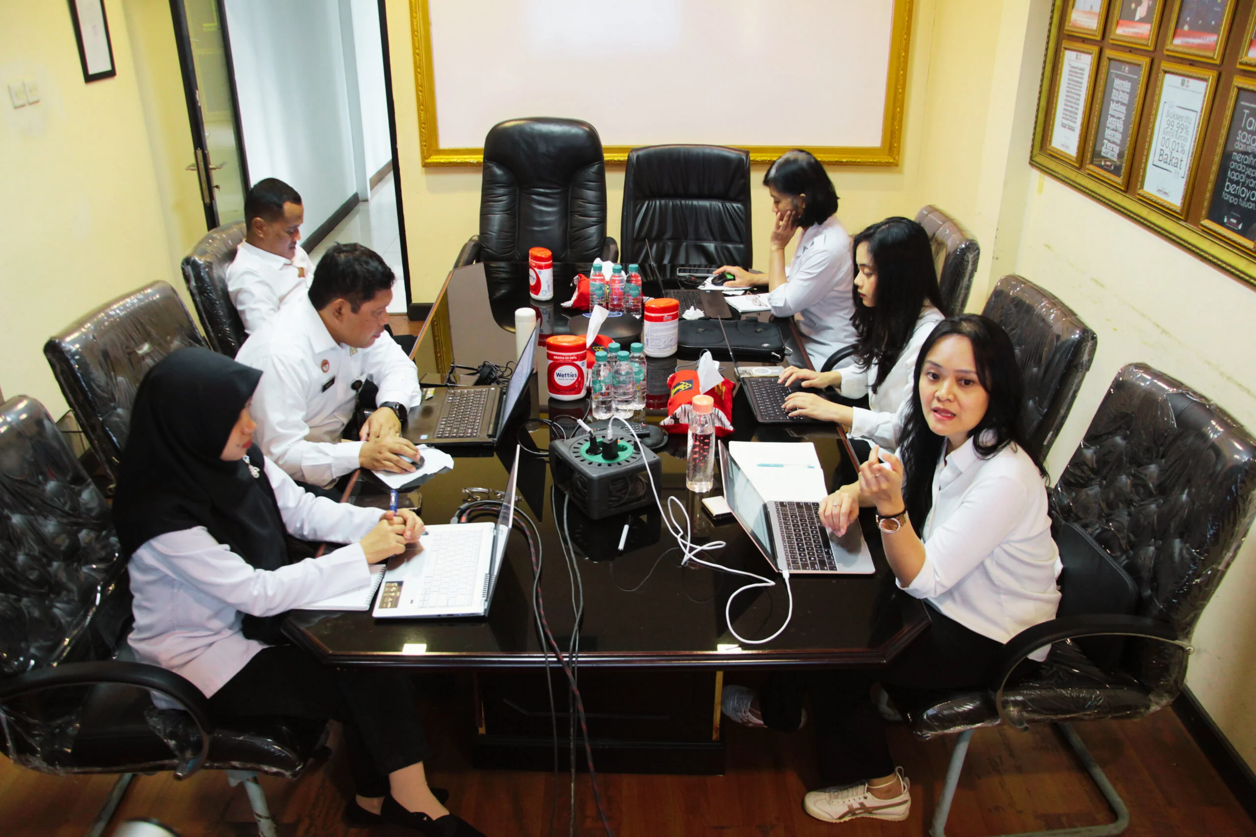 Kantor Wilayah Kementerian Hukum Jawa Barat melakukan pembaruan terhadap Rancangan Peraturan Wali Kota Depok.Ist