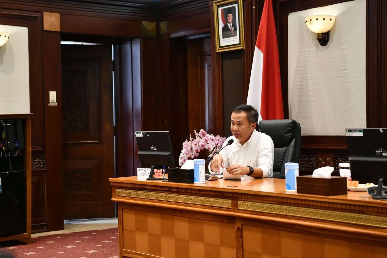 Penjabat (Pj) Gubernur Jawa Barat Bey Machmudin ditegur oleh Mendagri perihal sisa 23 ribu honorer.