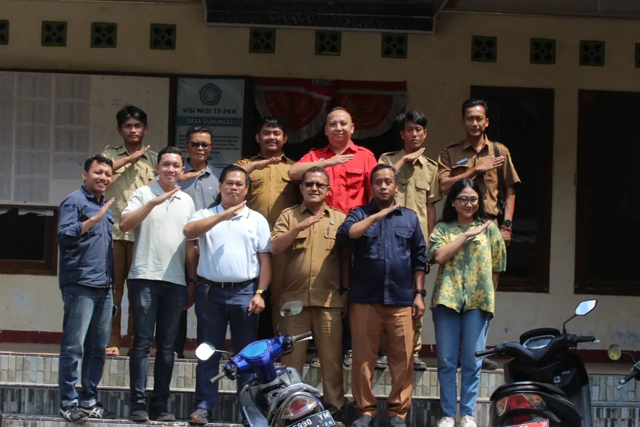 Kepala Diskominfo Kuningan Drs. H. Ucu Suryana, M.Si melalui Kepala Bidang Infrastruktur TIK Diskominfo Kabupaten Kuningan, Heri Juheri, S.Kom., M.A.P , menjelaskan bahwa langkah ini berangkat dari kebutuhan mendasar masyarakat terhadap akses komunikasi d