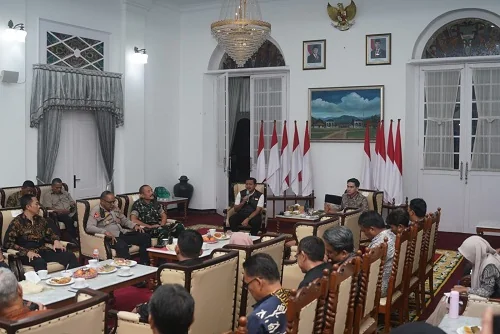 Bupati Sumedang Dony Ahmad Munir didampingi Wakil Bupati M. Fajar Aldila, serta dihadiri Forkopimda, Sekretaris Daerah, para kepala perangkat daerah, camat, dan undangan lainnya.Dok-Diskominfosanditik Sumedang