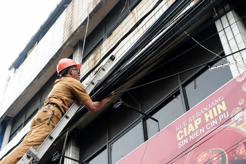 68adb0b87d8b8_penataan-kabel-udara-tuntas-jalanan-bandung-makin-cantik