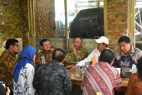 Bupati Sumedang Dony Ahmad Munir menghadiri Rapat Koordinasi (Rakor) Percepatan Program Perumahan Rakyat, termasuk Bedah Rumah dan Bantuan Stimulan Perumahan Swadaya (BSPS).Dok-Diskominfosanditik Sumedang