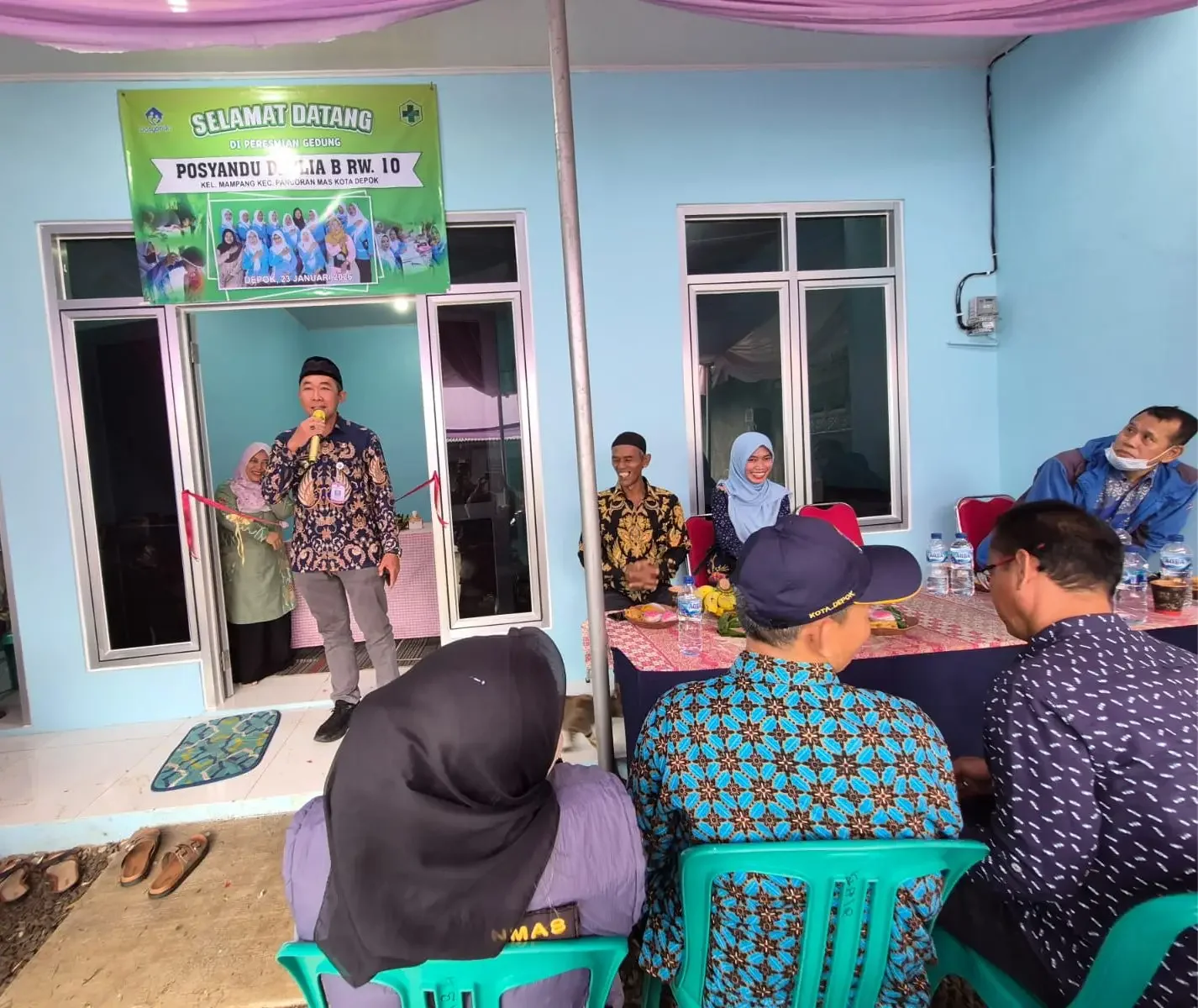 Lurah Mampang, Darmawansyah memberikan sambutan pada peresmian gedung Posyandu Dahlia B di RW 10 Kelurahan Mampang, belum lama ini. (Foto: dok. Kelurahan Mampang)