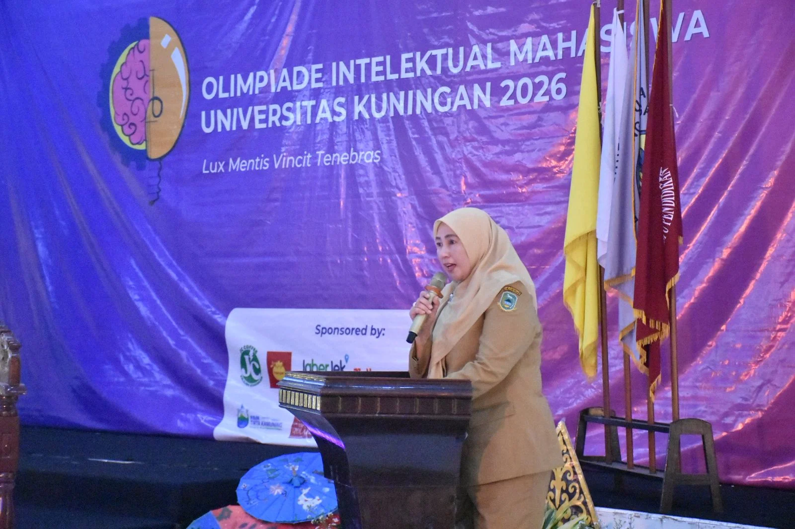 Wakil Bupati Kuningan, Tuti Andriani secara resmi membuka Olimpiade Intelektual Mahasiswa (OIM) Universitas Kuningan Tahun 2026.Dok-Diskominfo Kuningan