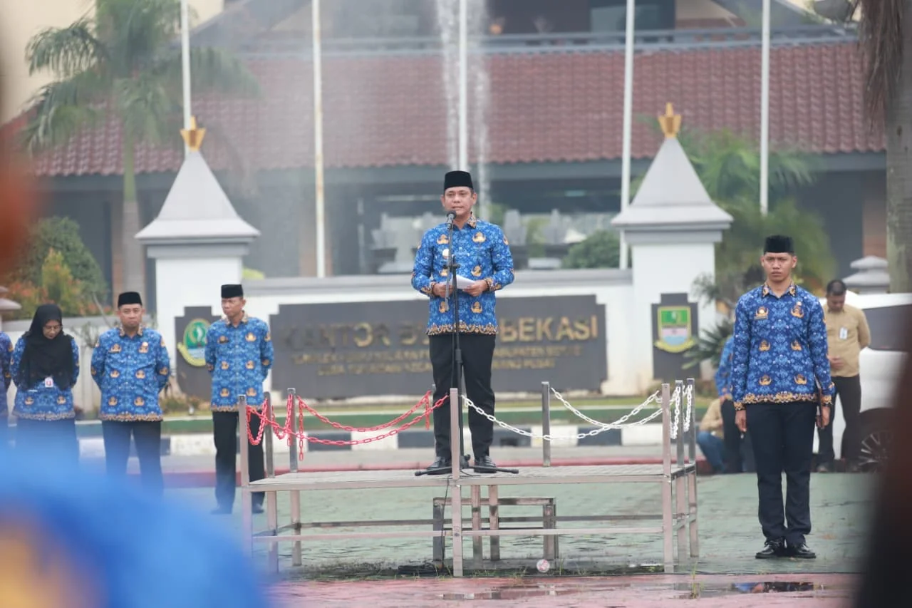 Plt Bupati Bekasi, dr. Asep Surya Atmaja, menyampaikan bahwa berdasarkan hasil pemantauan, banjir telah melanda 16 kecamatan dengan lebih dari 50 titik genangan. Sebagian besar wilayah terdampak merupakan kawasan yang setiap tahun mengalami banjir berulan