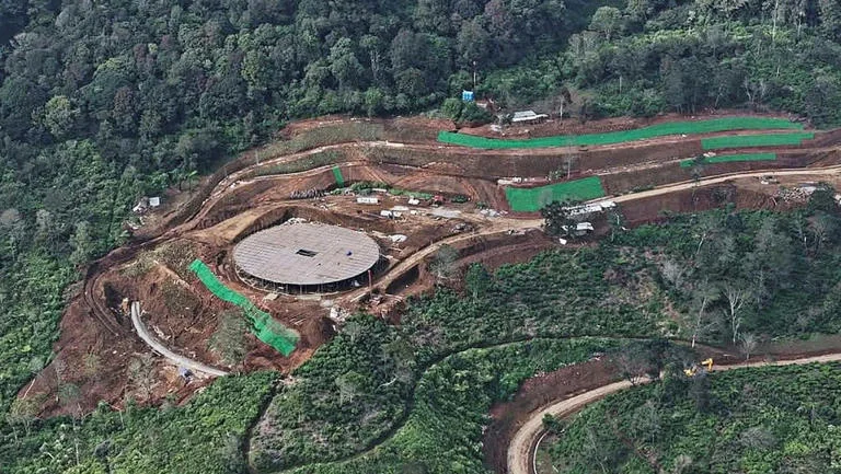 Proyek Eiger Camp terletak di lereng barat daya Gunung Tangkuban Parahu, kawasan Sukawana, Kabupaten Bandung Barat.