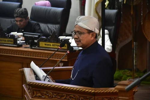 Bupati Dony Ahmad Munir saat Rapat Paripurna Istimewa DPRD Kabupaten Sumedang memperingati Hari Jadi Sumedangi di Ruang Rapat Paripurna DPRD Sumedang.Dok-Diskominfosanditik Sumedang