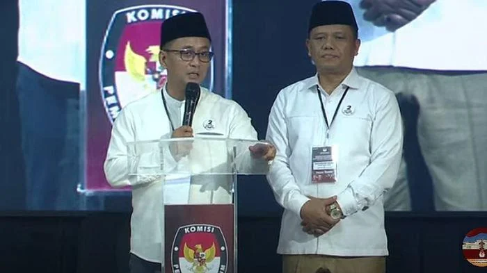 Pasangan calon bupati dan wakil bupati Cecep Nurul Yakin - Asep Sopari sebagai pemenang dalam Pemungutan Suara Ulang (PSU) Pilkada Kabupaten Tasikmalaya.