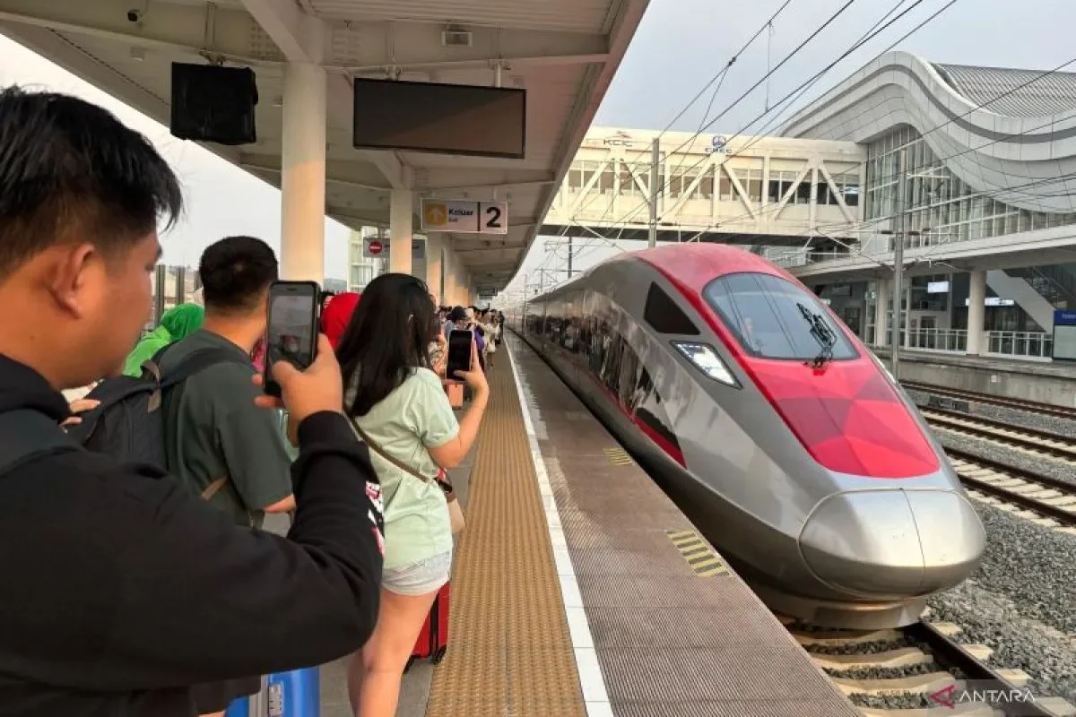 Retreat Gelombang II, Kepala Daerah Berangkat ke Bandung Naik Kereta Cepat