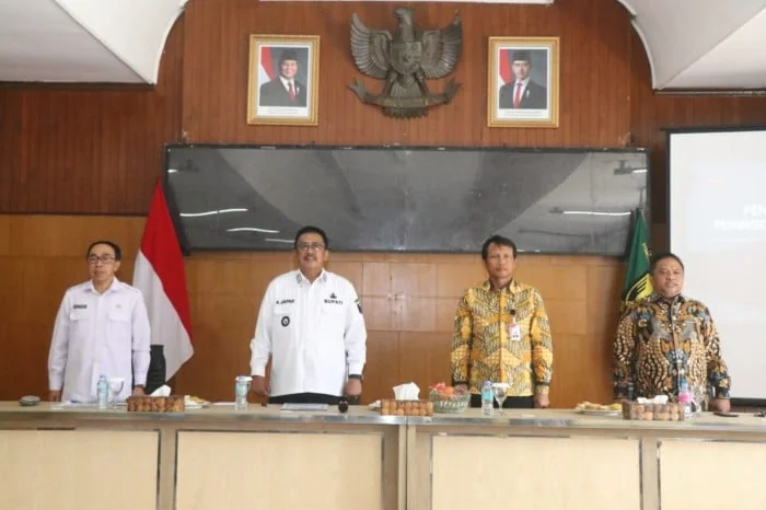 KPK bersama Wali Kota Sukabumi, Asep Japar.Ist