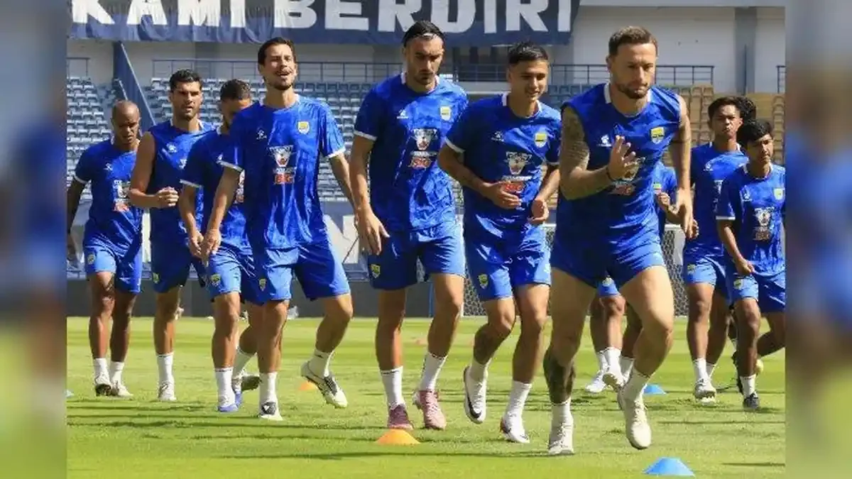 Bojan Hodak Tak Terpengaruh Pesaing, Persib Fokus Hadapi Bhayangkara FC Malam Ini