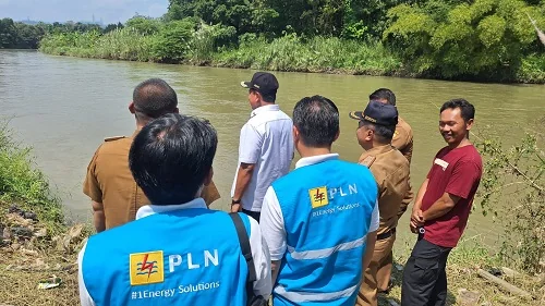 Bupati Dony Ahmad Munir menyampaikan, bantuan pompa air listrik tersebut merupakan bagian dari program tanggung jawab sosial dan lingkungan (TJSL) PLN yang sangat bermanfaat bagi sektor pertanian.Dok-Diskominfosanditik Sumedang