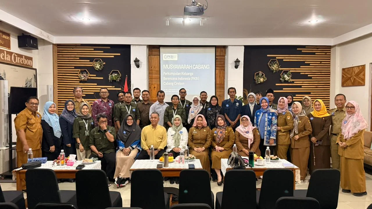 Wakil Wali Kota Cirebon, Siti Farida Rosmawati, menyatakan bahwa Musyawarah Cabang (MUSCAB) Ke-VIII Perkumpulan Keluarga Berencana Indonesia (PKBI) Cabang Cirebon.Dokumentasi : Beni Agus Pratama