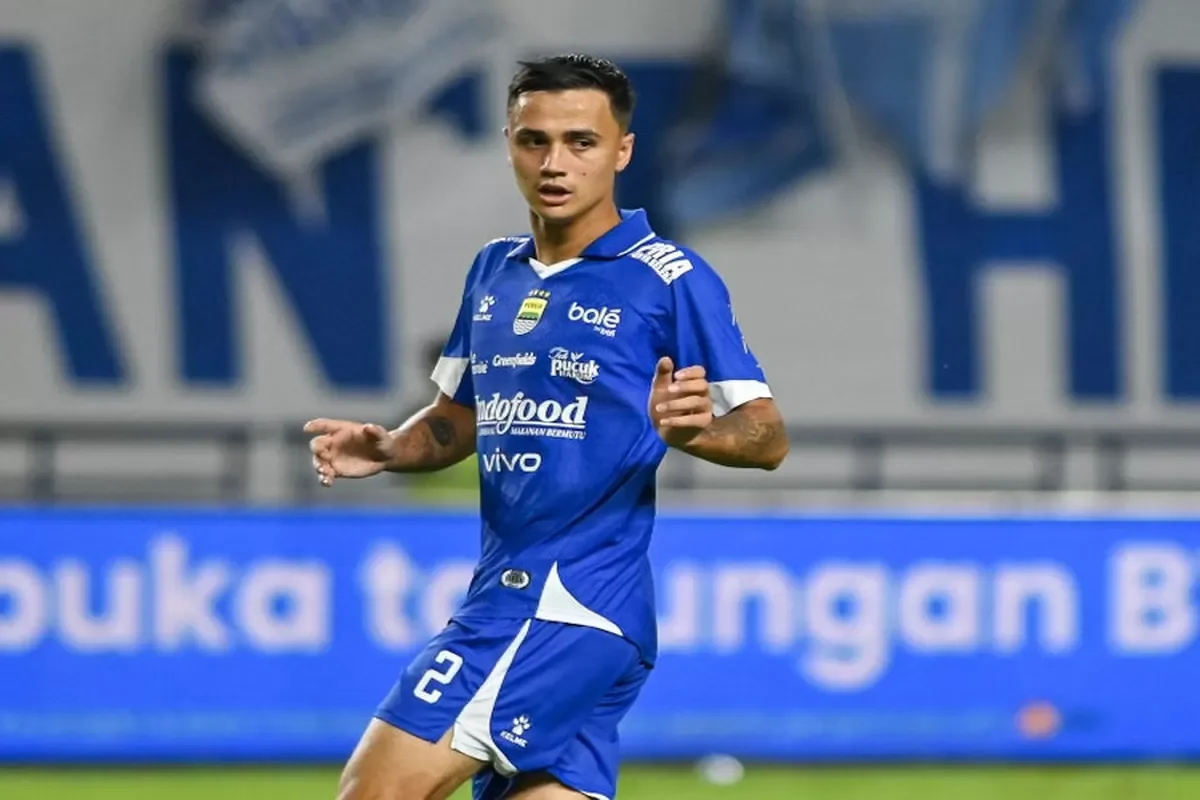 Jamu PSBS Biak, Eliano Reijnders Absen Bela Persib