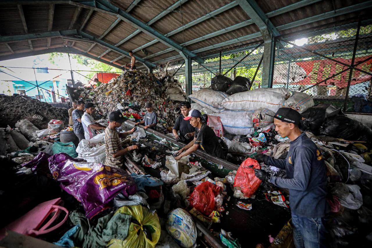 Pemerintah Kota (Pemkot) Bandung akan merekrut sebanyak 1.597 pendamping pemilah sampah.Ist