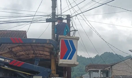 Dinas Perhubungan (Dishub) Kota Sukabumi berupaya untuk meningkatkan kualitas layanan kepada masyarakat, di antaranya dengan memastikan layanan Penerangan Jalan Umum (PJU) berjalan dengan optimal.Dok-Diskominfo Kota Sukabumi
