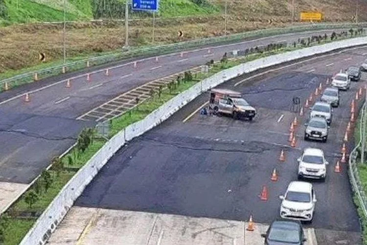 Tol Cipularang Terancam Pergerakan Tanah, Begini Penjelasan Jasa Marga