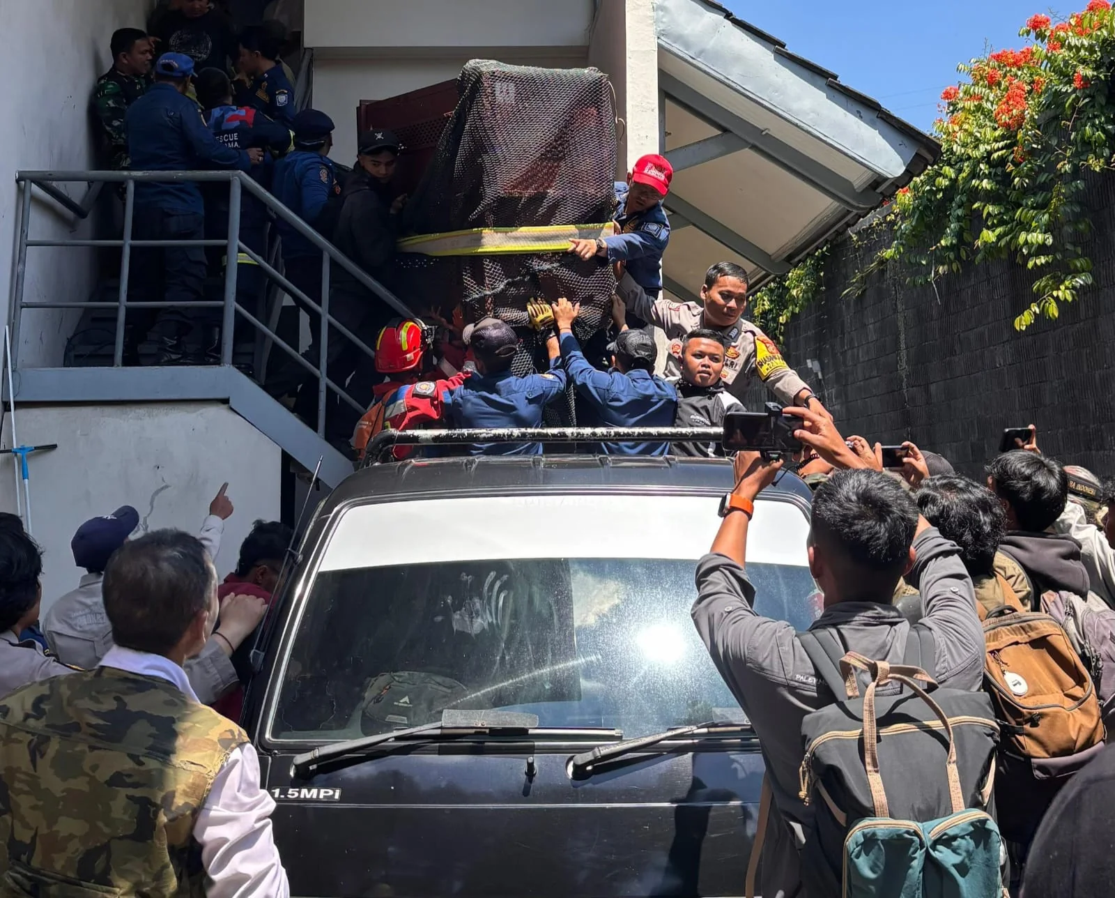 Tim Gabungan Berhasil Evakuasi Macan Tutul Liar Masuk Hotel di Bandung.Ist