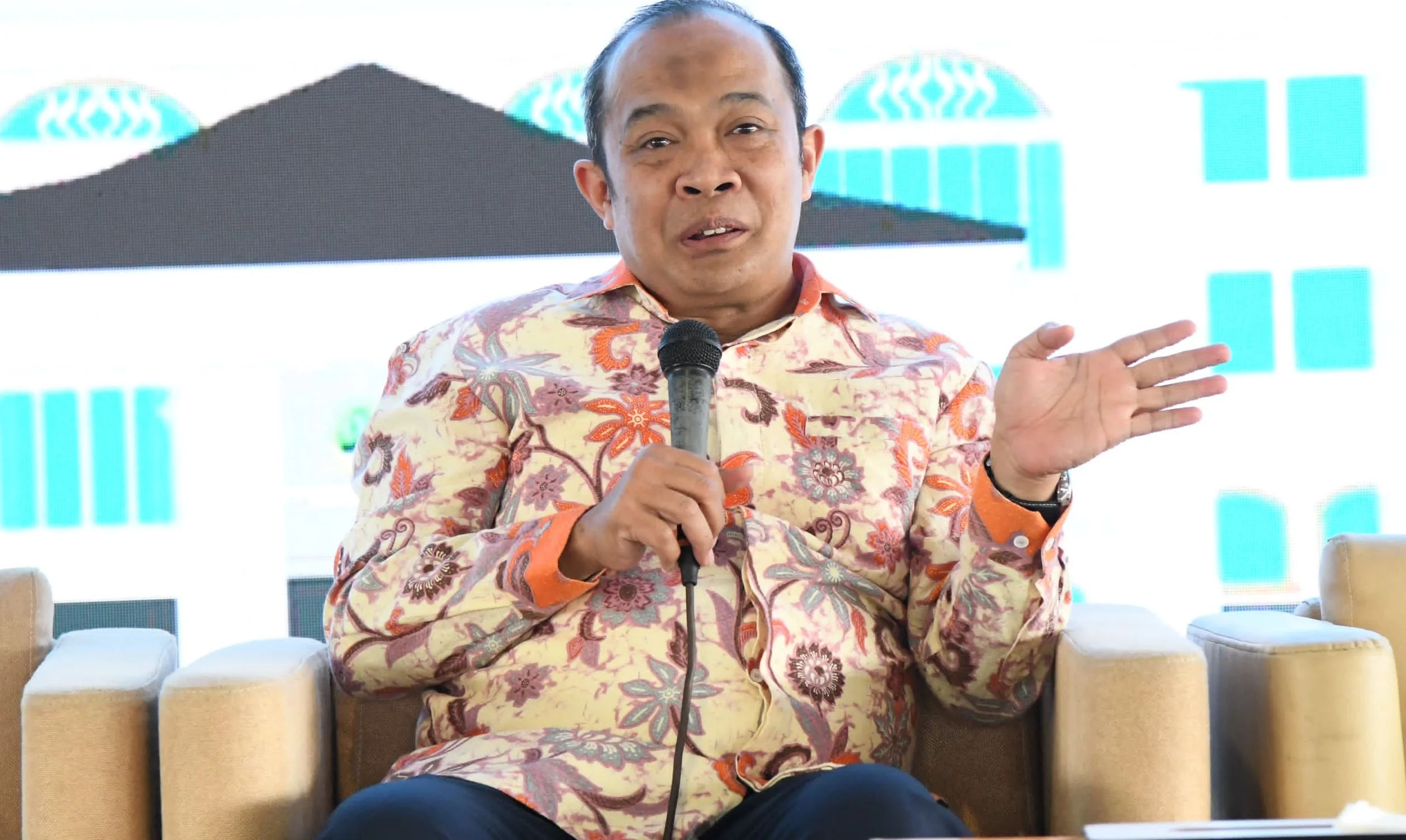 Wakil Ketua DPRD Provinsi Jawa Barat Iwan Suryawan