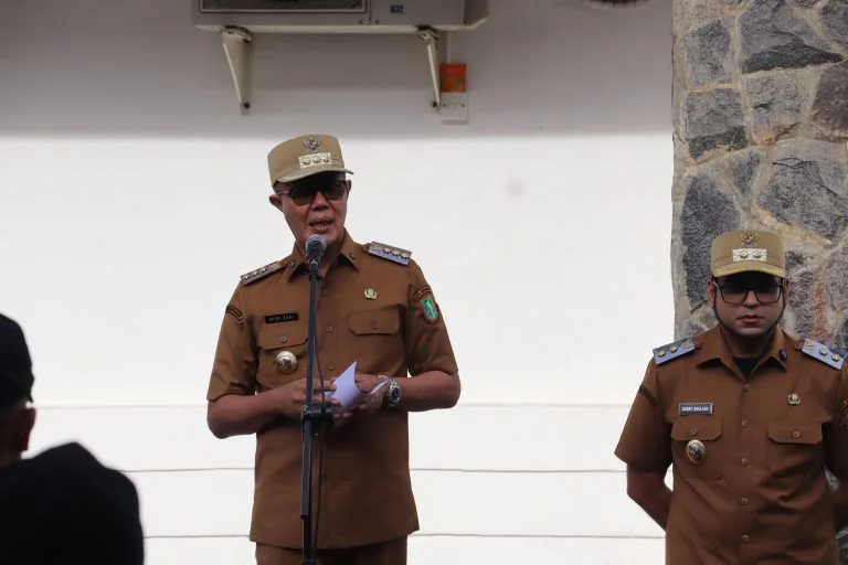 Wali Kota Sukabumi Ayep Zaki menargetkan peningkatan realisasi Pendapatan Asli Daerah (PAD) hingga Rp650 miliar pada tahun 2026.Dok-Diskomimfo Kota Sukabumi