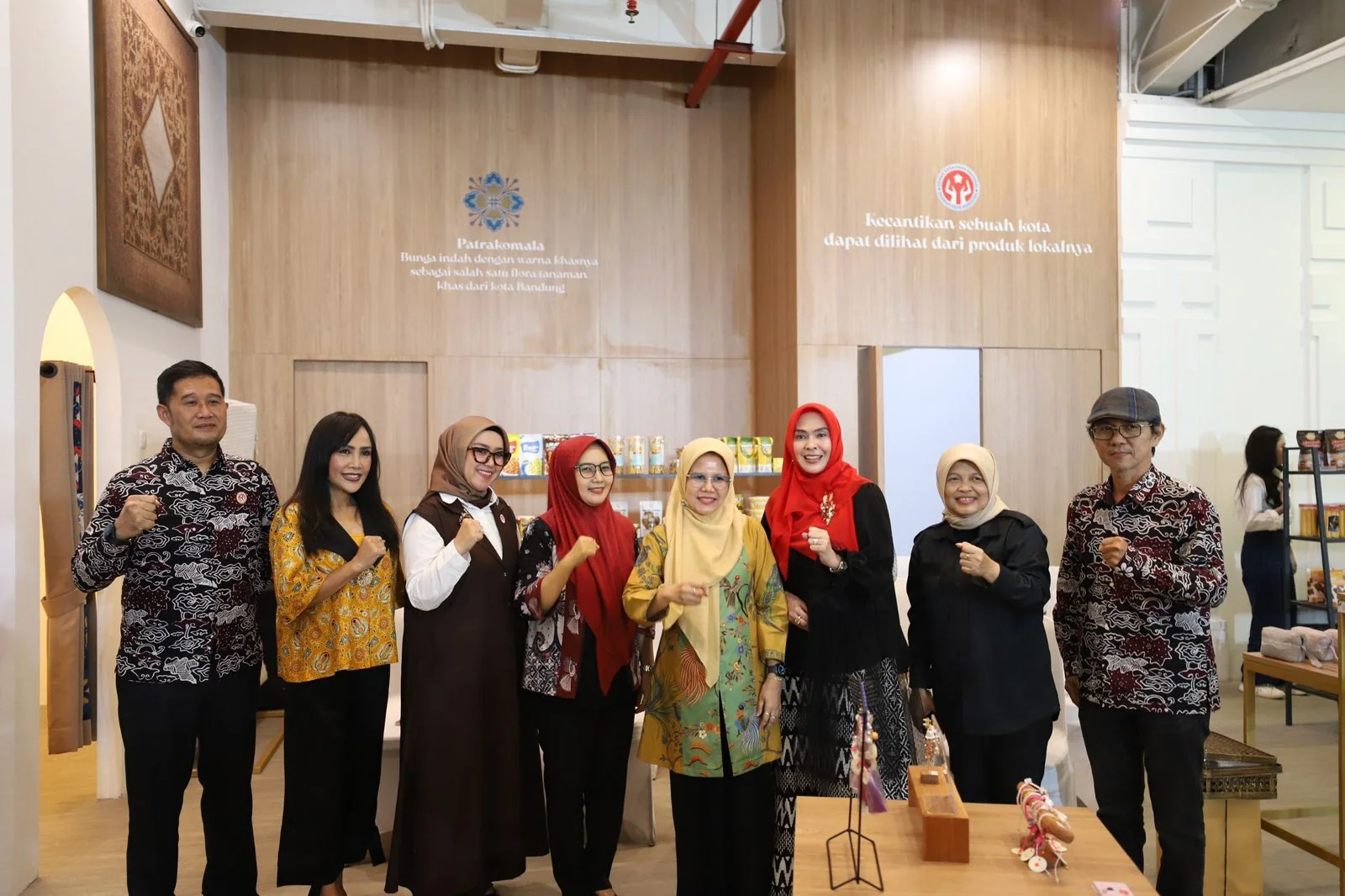 Dewan Kerajinan Nasional Daerah (Dekranasda) Kota Bandung menerima kunjungan kerja Dekranasda Kabupaten Tasikmalaya dalam rangka studi tiru pengelolaan galeri dan pengembangan produk UMKM.Dok-Diskominfo Kota Bandung