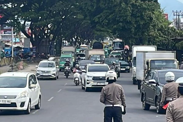 Libur Natal 2025, Ribuan Kendaraan Padati Simpang Susun Cileunyi