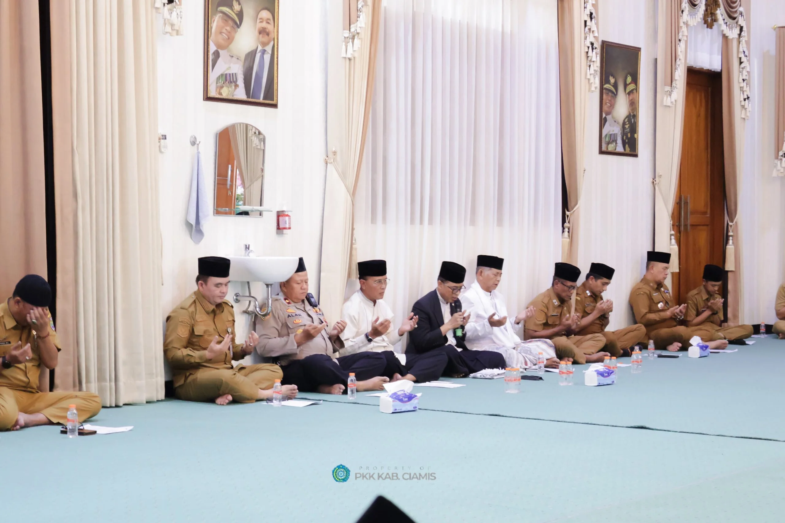 Dalam sambutannya, Bupati Herdiat menyebut almarhum sebagai sosok pemimpin yang memiliki komitmen dan konsistensi tinggi dalam upaya memajukan Kabupaten Ciamis.Ist