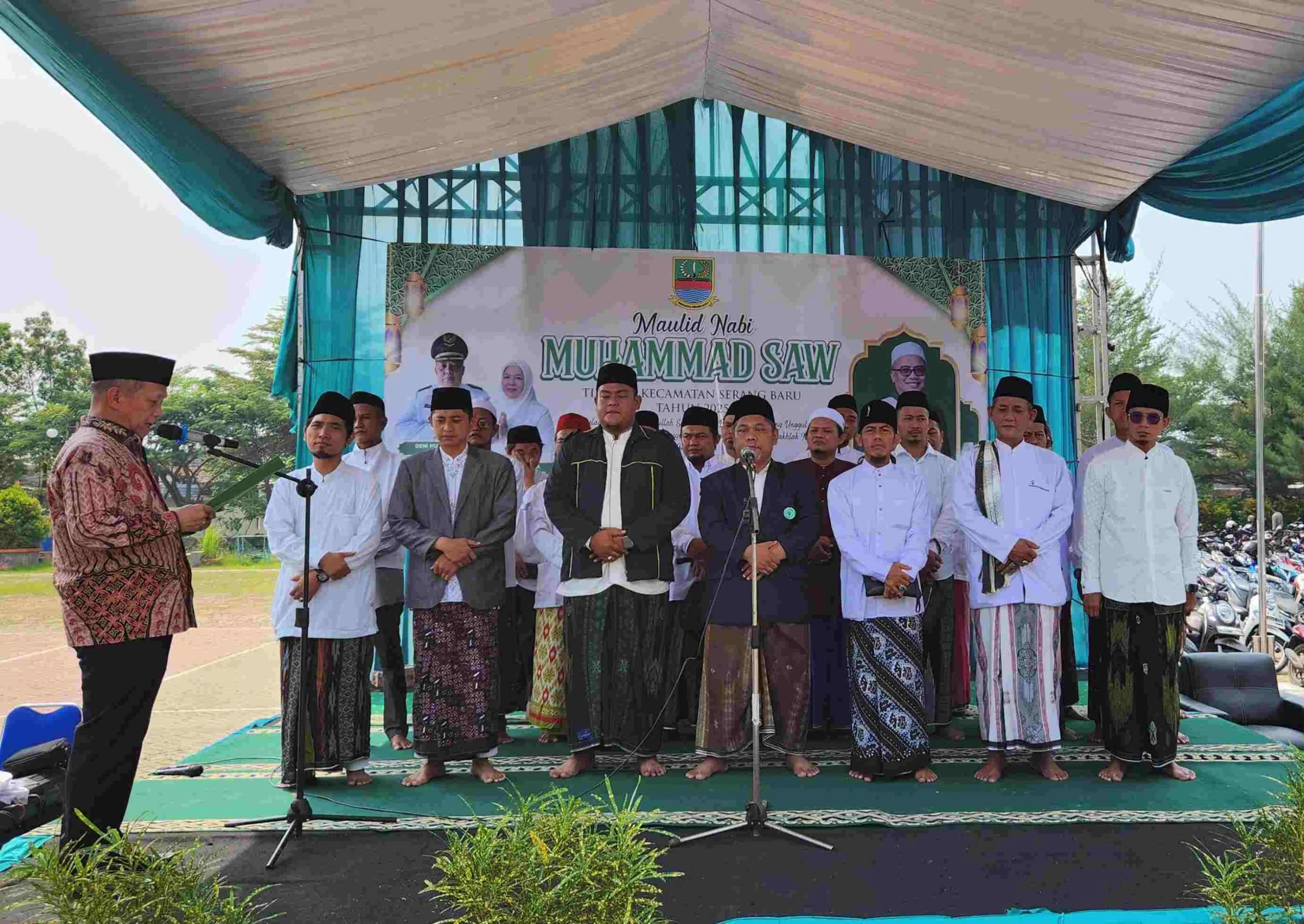 Ketua Umum Majlis Ulama Indonesia (MUI) Kabupaten Bekasi, Prof. Dr. KH. Mahmud, resmi melantik jajaran Pengurus MUI Kecamatan Serang Baru periode 2025–2030.Ist